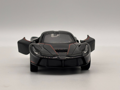 Automachetă Ferrari LaFerrari din Metal, 1:32, Funcție Pull-Back, Uși Deschizătoare, Lumină și Sunet, 15 cm [1]