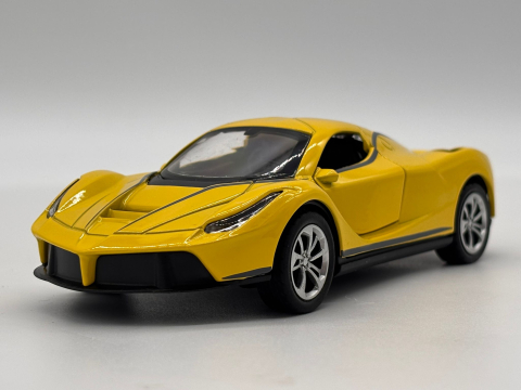 Jucării & Articole pentru Copii - Automachetă Ferrari LaFerrari din Metal, 1:32, Funcție Pull-Back, Uși Deschizătoare, Lumină și Sunet, 15 cm