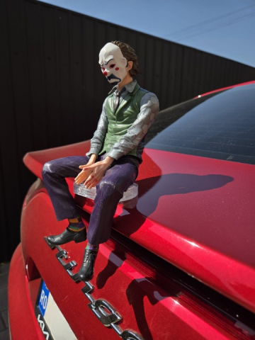 Figurina Joker 24cm – Suport Inclus, Ideală pentru Mașină, Birou sau Carcasa PC – Mască Inclusă [4]