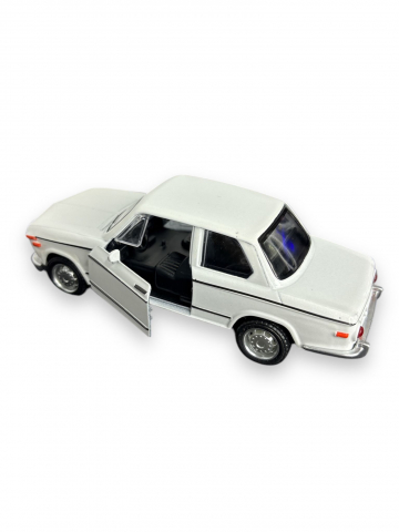 Macheta BMW 2002, din Metal, cu Lumini si Sunete realistice de Motor si Alarma, cu Functie Pull-Back, cu Functie de Deschidere a Usilor - Alb [2]