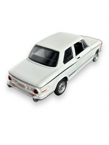Macheta BMW 2002, din Metal, cu Lumini si Sunete realistice de Motor si Alarma, cu Functie Pull-Back, cu Functie de Deschidere a Usilor - Alb [4]