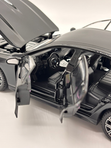 Macheta BMW i5 M60 din Metal – 20,5 cm, cu Sunete, Lumini, Funcție Pull-Back și Roți Direcționabile [12]