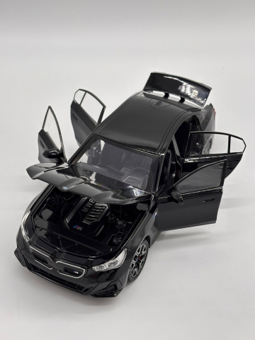 Macheta BMW i5 M60 din Metal – 20,5 cm, cu Sunete, Lumini, Funcție Pull-Back și Roți Direcționabile [14]