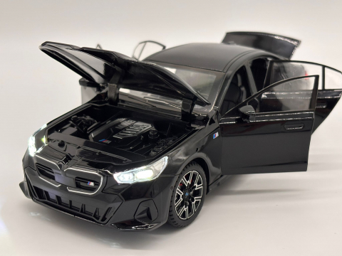 Macheta BMW i5 M60 din Metal – 20,5 cm, cu Sunete, Lumini, Funcție Pull-Back și Roți Direcționabile [20]