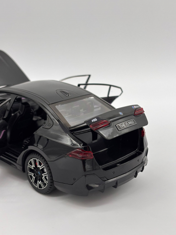 Macheta BMW i5 M60 din Metal – 20,5 cm, cu Sunete, Lumini, Funcție Pull-Back și Roți Direcționabile [18]