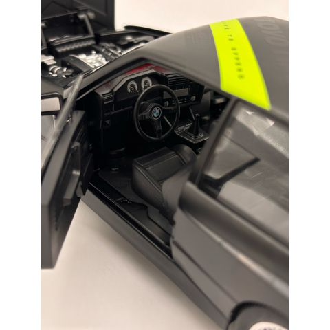 Macheta BMW M3 E30, din Metal cu Sunete, Lumini, Functie Pull-Back, Usi, Capota si Portbagaj Deschizatoare si Detalii Realistice [5]