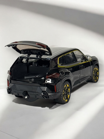 Macheta BMW XM, Fum pe Baza de Apa, Faruri si Stopuri Luminoase, din Metal, cu Lumini si Sunete realistice de Motor si Alarma, Volan Functional, cu Functie Pull-Back, cu Functie de Deschidere a Usilor [7]