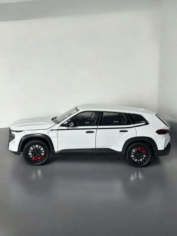 Macheta BMW XM, Fum pe Baza de Apa, Faruri si Stopuri Luminoase, din Metal, cu Lumini si Sunete realistice de Motor si Alarma, Volan Functional, cu Functie Pull-Back, cu Functie de Deschidere a Usilor [3]