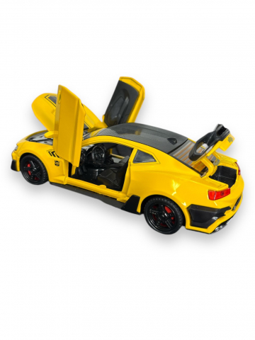 Macheta Chevrolet Camaro, din Metal, cu Lumini ( Faruri si Stopuri ) si Sunete realistice de Motor si Alarma, cu Functie Pull-Back, cu Functie de Deschidere a Usilor, Galben [6]