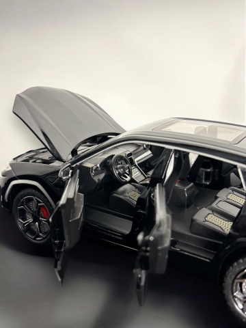 Macheta Lamborghini Urus, Fum pe Baza de Apa, din Metal, cu Lumini si Sunete realistice de Motor si Alarma, cu Functie Pull-Back, cu Functie de Deschidere a Usilor - Negru [9]