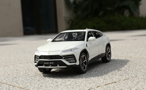 Macheta Lamborghini Urus, Fum pe Baza de Apa, din Metal, cu Lumini si Sunete realistice de Motor si Alarma, cu Functie Pull-Back, cu Functie de Deschidere a Usilor [3]