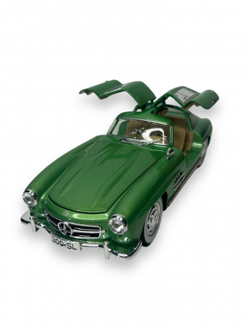 Automachete - Macheta Mercedes-Benz 300 SL, Fum pe Baza de Apa, Sunete de Motor si Lumini, Functii de Deschidere Usi si Pull-Back, Verde, 1:24