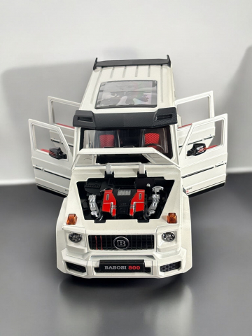 Macheta Mercedes G-Class Brabus, Fum pe Baza de Apa, din Metal, cu Lumini si Sunete realistice de Motor si Alarma, cu Functie Pull-Back, cu Functie de Deschidere a Usilor si de Viraj - Alb [8]