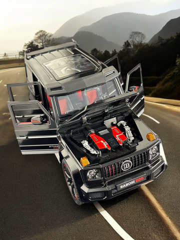 Macheta Mercedes G-Class Brabus, Fum pe Baza de Apa, din Metal, cu Lumini si Sunete realistice de Motor si Alarma, cu Functie Pull-Back, cu Functie de Deschidere a Usilor si de Viraj - Negru [8]