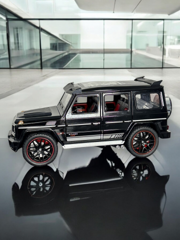 Macheta Mercedes G-Class Brabus, Fum pe Baza de Apa, din Metal, cu Lumini si Sunete realistice de Motor si Alarma, cu Functie Pull-Back, cu Functie de Deschidere a Usilor si de Viraj - Negru [6]