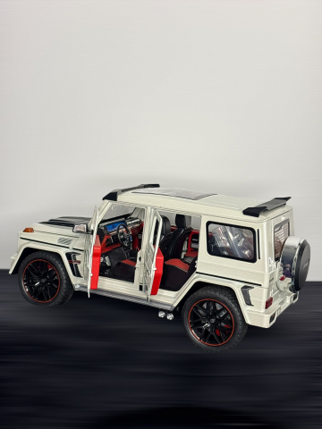 Macheta Mercedes G-Class Brabus, Fum pe Baza de Apa, din Metal, cu Lumini si Sunete realistice de Motor si Alarma, cu Functie Pull-Back, cu Functie de Deschidere a Usilor si de Viraj - Alb [9]