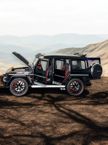 Macheta Mercedes G-Class Brabus, Fum pe Baza de Apa, din Metal, cu Lumini si Sunete realistice de Motor si Alarma, cu Functie Pull-Back, cu Functie de Deschidere a Usilor si de Viraj - Negru [14]