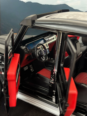 Macheta Mercedes G-Class Brabus, Fum pe Baza de Apa, din Metal, cu Lumini si Sunete realistice de Motor si Alarma, cu Functie Pull-Back, cu Functie de Deschidere a Usilor si de Viraj - Negru [12]