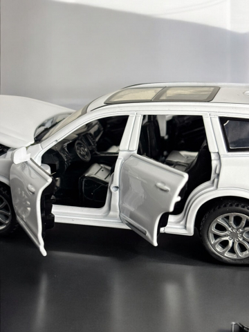 Macheta Volvo XC90, din Metal, cu Lumini si Sunete realistice de Motor si Alarma, cu Functie Pull-Back, cu Functie de Deschidere a Usilor - Alb [6]