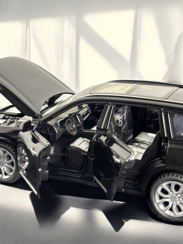 Macheta Volvo XC90, din Metal, cu Lumini si Sunete realistice de Motor si Alarma, cu Functie Pull-Back, cu Functie de Deschidere a Usilor - Negru [9]
