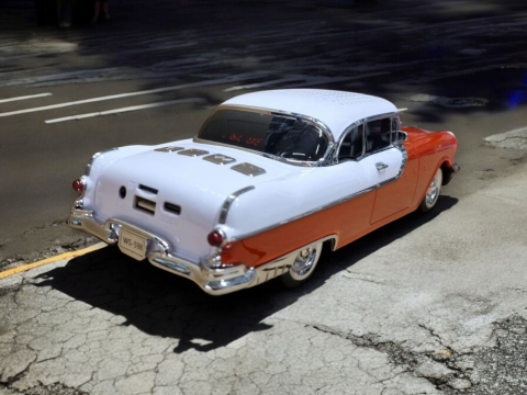 Masina-Boxa Pontiac 1955, cu Bluetooth, MP3, USB, Card TF, U Disk, Radio FM, HIFI Stereo, din Plastic, 28cm - Portocaliu [1]