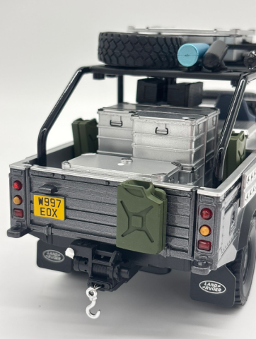 Masina din Metal Land Range Rover Defender 110 Tomb LE Pickup 1:24, 22 cm, Pull Back, Se Deschide Complet, Lumini si Sunete, Accesorii Incluse [7]