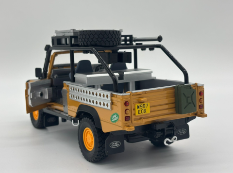 Masina din Metal Land Range Rover Defender 110 Tomb LE Pickup 1:24, 22 cm, Pull Back, Se Deschide Complet, Lumini si Sunete, Accesorii Incluse [6]