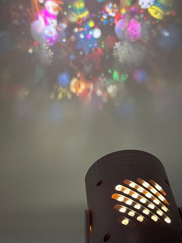 Mini Proiector LED Portabil de Crăciun, 10 cm, Reîncărcabil USB, Cu 16 Modele Dinamice – Fulgii, Moș Crăciun, Oameni de Zăpadă, Decor Festiv Interior [6]