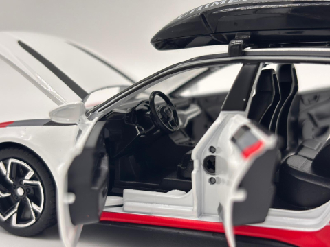 Automachetă Audi RS6 din Metal, 15 cm, Funcție Pull-Back, Uși, Capotă și Portbagaj Deschizătoare, Lumină și Sunet [6]