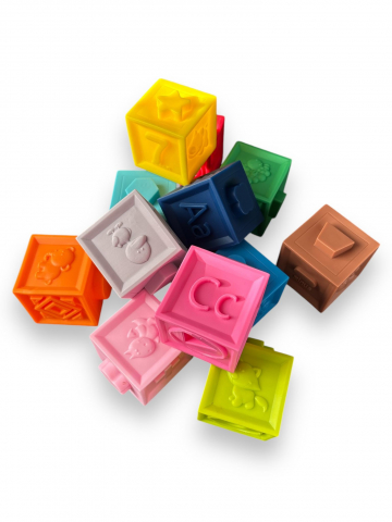 Jucarii pentru dentitie - Set 12 Cuburi Moi din Silicon pentru Bebelusi, cu Numere si Semne Matematice, iStan, Multicolor