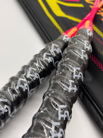 Set Rachete Badminton cu Husa si 6 Fluturasi – 70 cm [11]