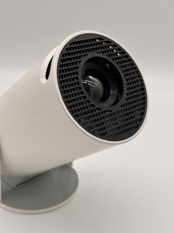 Videoproiector Smart Portabil Model Pro, 5000 Lumeni, 280 ANSI, Android 11, Wi-Fi, Bluetooth, rezolutie Ultra HD, Suport 4K, conexiune HDMI, USB si Mirroring Android/IOS, difuzor integrat, rotire 180° [15]