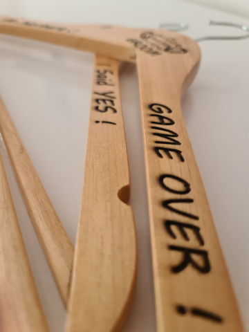 Umerase personalizate din lemn pentru miri [2]