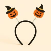 HALLOWEEN IN FAMILIE - Coronita Dovlecel Halloween – Decorul care spune “Boo!” cu stil