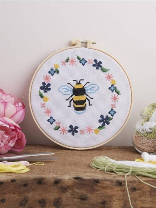 Kit de broderie Bee – albina [2]