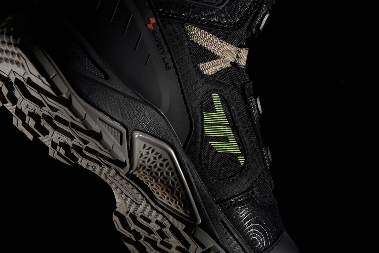Cizme moto Adventure (Touring) Unisex Seventy Degrees SD-BA7 Stelvio negru/galben fluor [2]