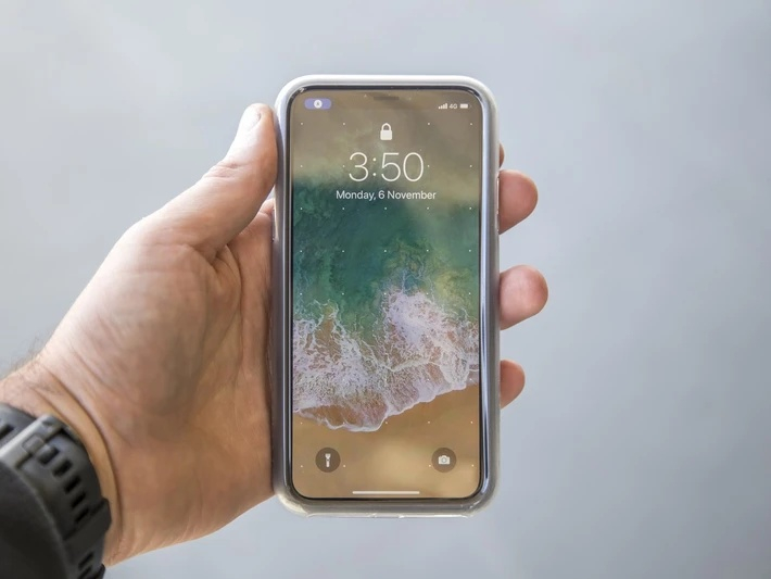 Protecție impermeabilă Quad Lock Poncho pentru iPhone (QLC-PON-IP11MAX) [2]
