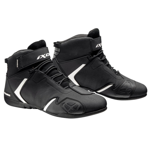ÎNCĂLȚĂMINTE - Ghete moto Ixon Gambler WP MS, bărbați, roadster, all-season - negru/alb impermeabile