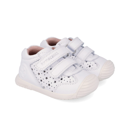 Pantofi fete - Pantofi fete din piele naturală, model perforat cu steluțe, alb - Biomecanic