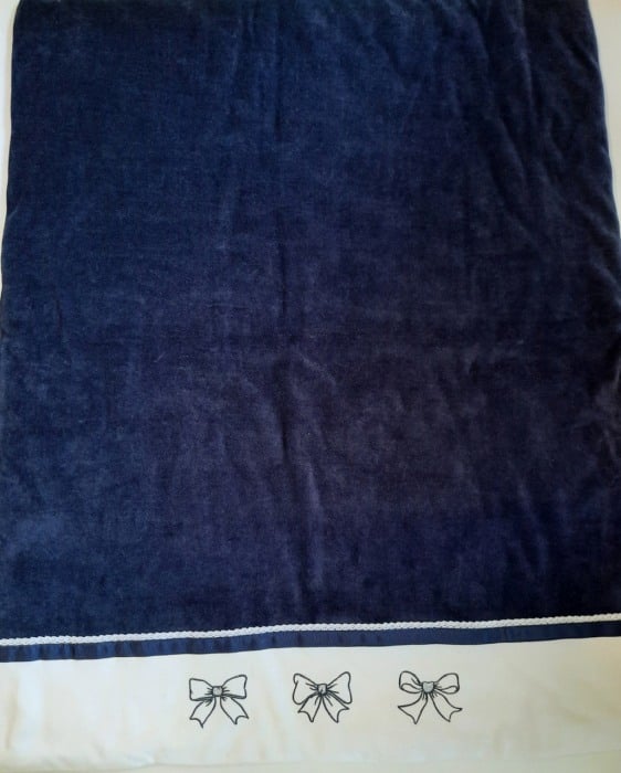 Paturica catifea fetite , bleumarin Melby [1]