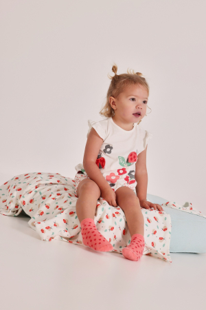 Salopeta maneca scurta - Salopeta bebe fetita maneca scurta, bumbac better cotton, gargarite, brand Boboli