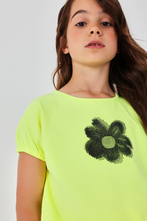 Colectie fete/ baieti primavara-vara - Tricou fete 8-14 ani, floaredin strasuri negre, culoare neon, brand Boboli