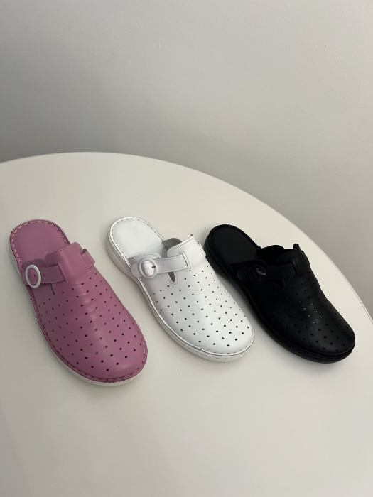 Saboti medicali perforati cu bareta din piele naturala [3]