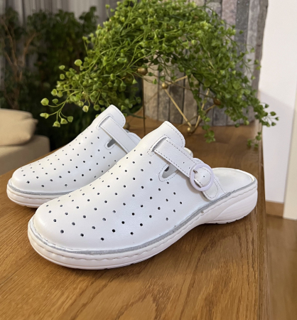 saboti medicali - Saboti medicali perforati cu bareta din piele naturala