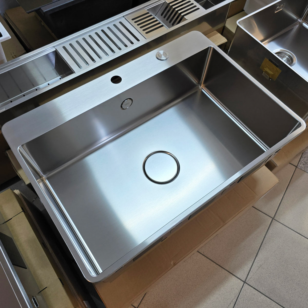 Chiuveta bucatarie inox CookingAid TASCA IRIS IR70 cu montaj pe blat, ventil scurgere automat cu capac scurgere invisibila, preaplin rotund si accesorii montaj [5]