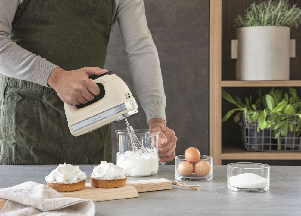 Mixer de mana cu 9 viteze, 85 W, Almond Cream - KitchenAid [5]