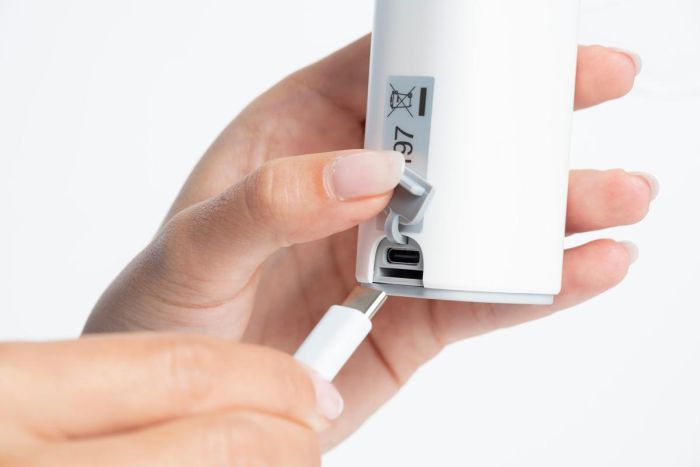 NOU: Aparat de aerosoli portabil Laica NE1012, silentios, copii si adulti, reincarcabil la USB [5]