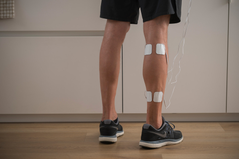 NOU: Aparat de masaj Electrostimulator nervos transcutanat TENS, 4 electrozi, 2 canale, 50 programe [19]