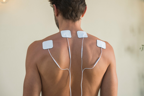 NOU: Aparat de masaj Electrostimulator nervos transcutanat TENS, 4 electrozi, 2 canale, 50 programe [11]
