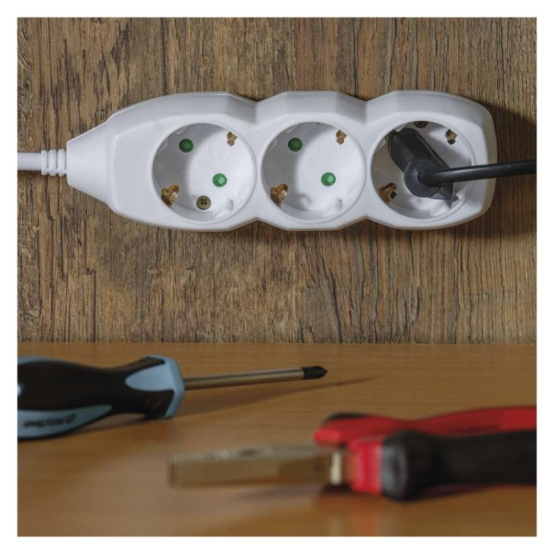 Extension Cord 1.5 m / 3 sockets / white / PVC / 1 mm2 [3]
